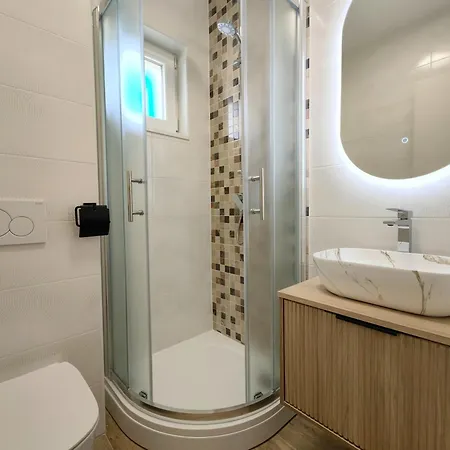 아파트 Tijara With Shared Pool